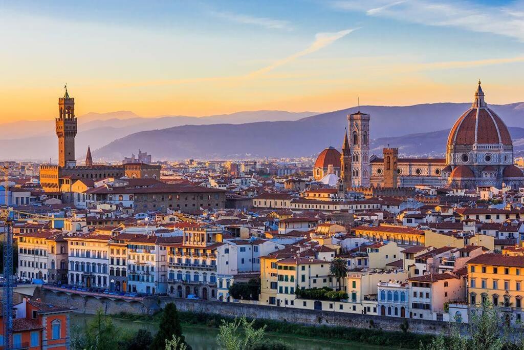 Luxury Con Doppia Terrazza E Posto Auto Apartment Florenz